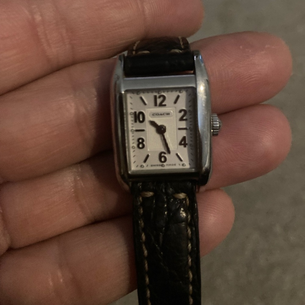 Coach Women's Quartz Analog Strap Watch black Leather Band 0241